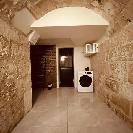 Luxe Cache Balneo Et Sauna Prives - 372 Apartment