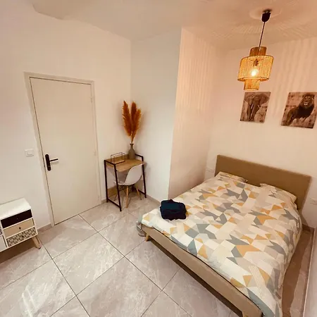 Luxe Cache Balneo Et Sauna Prives - 372 Lägenhet *