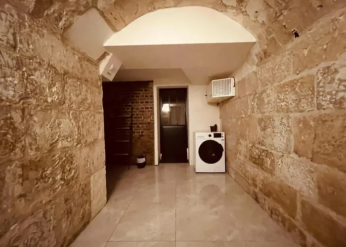 Luxe Cache Balneo Et Sauna Prives - 372 Apartment