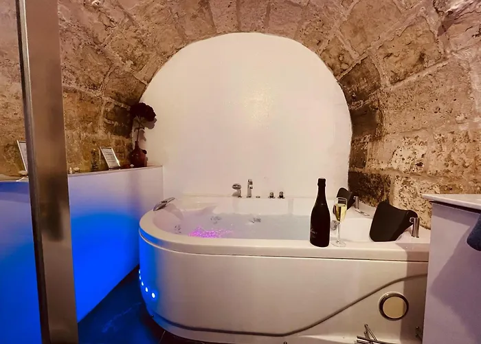 Luxe Cache Balneo Et Sauna Prives - 372 شقة