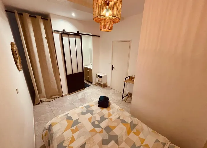 Luxe Cache Balneo Et Sauna Prives - 372 روان